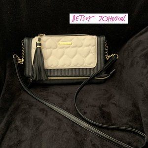 BETSEY JOHNSON BLACK N WHITE FOLDOVER CROSSBODY